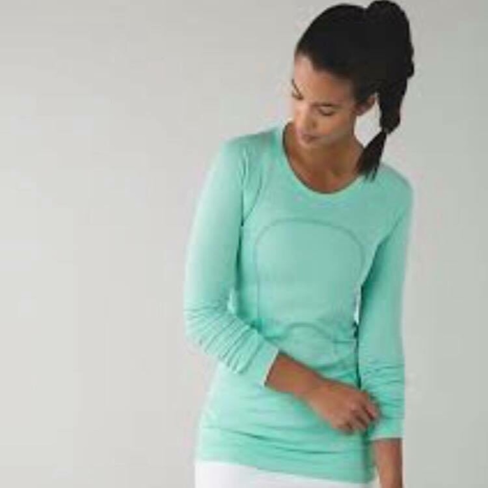 Lululemon Run Swiftly long sleeve tee. Size 6